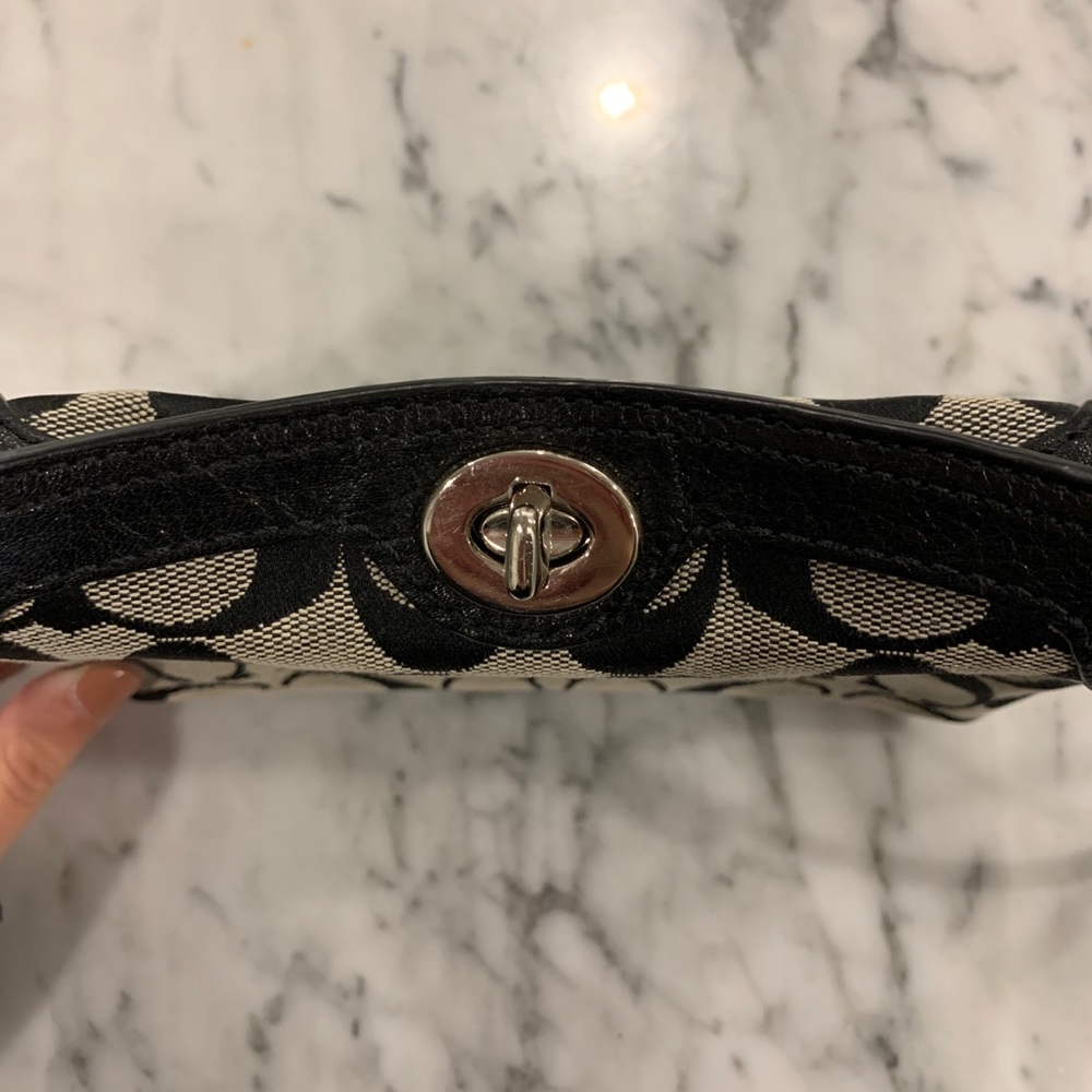 Coach pouch - Picture 2 of 2